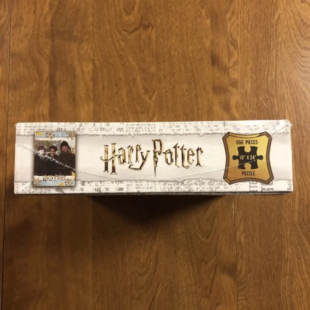 NEW 2019 HARRY POTTER Christmas at Hogwarts 550 pieces Puzzle